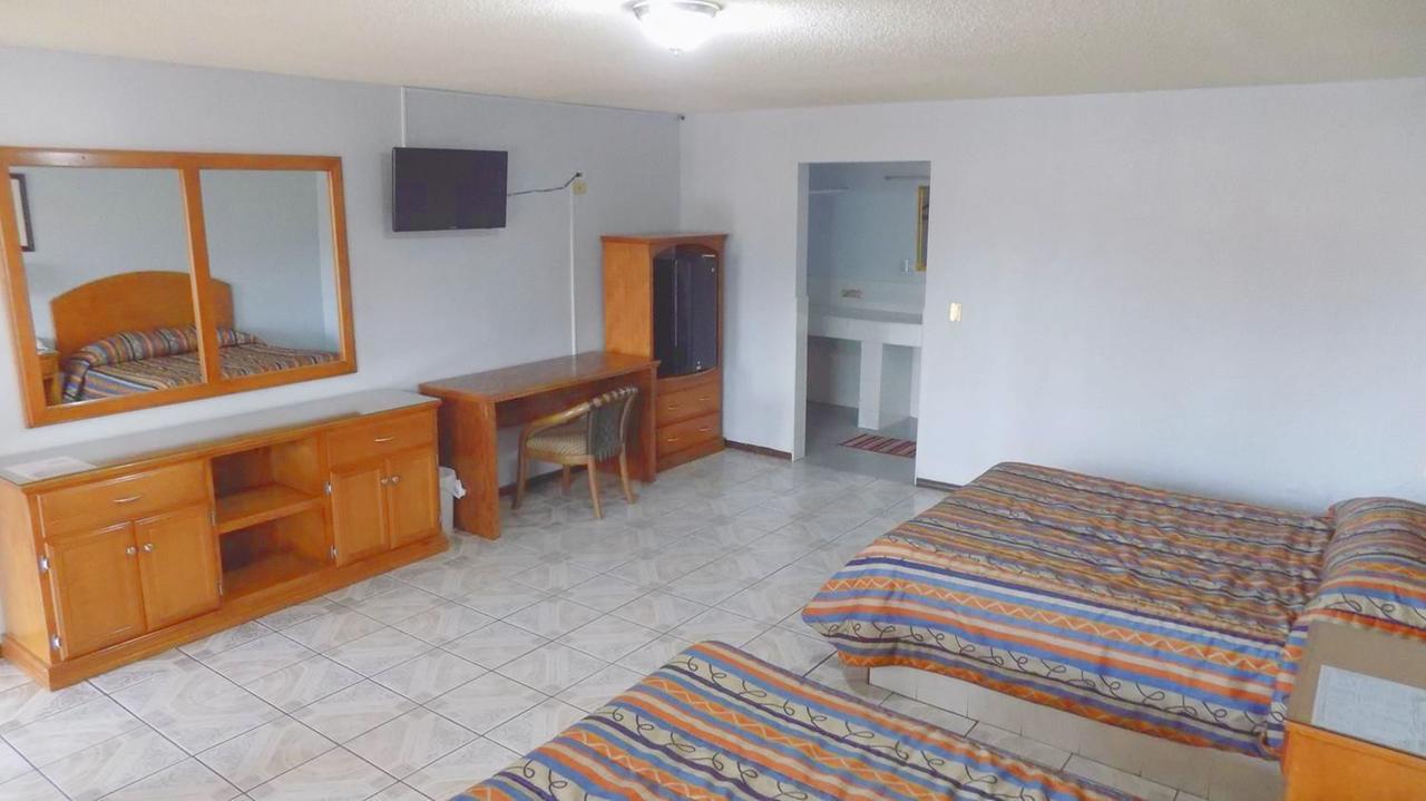 Hotel Del Camino Ciudad Cuauhtemoc  Экстерьер фото