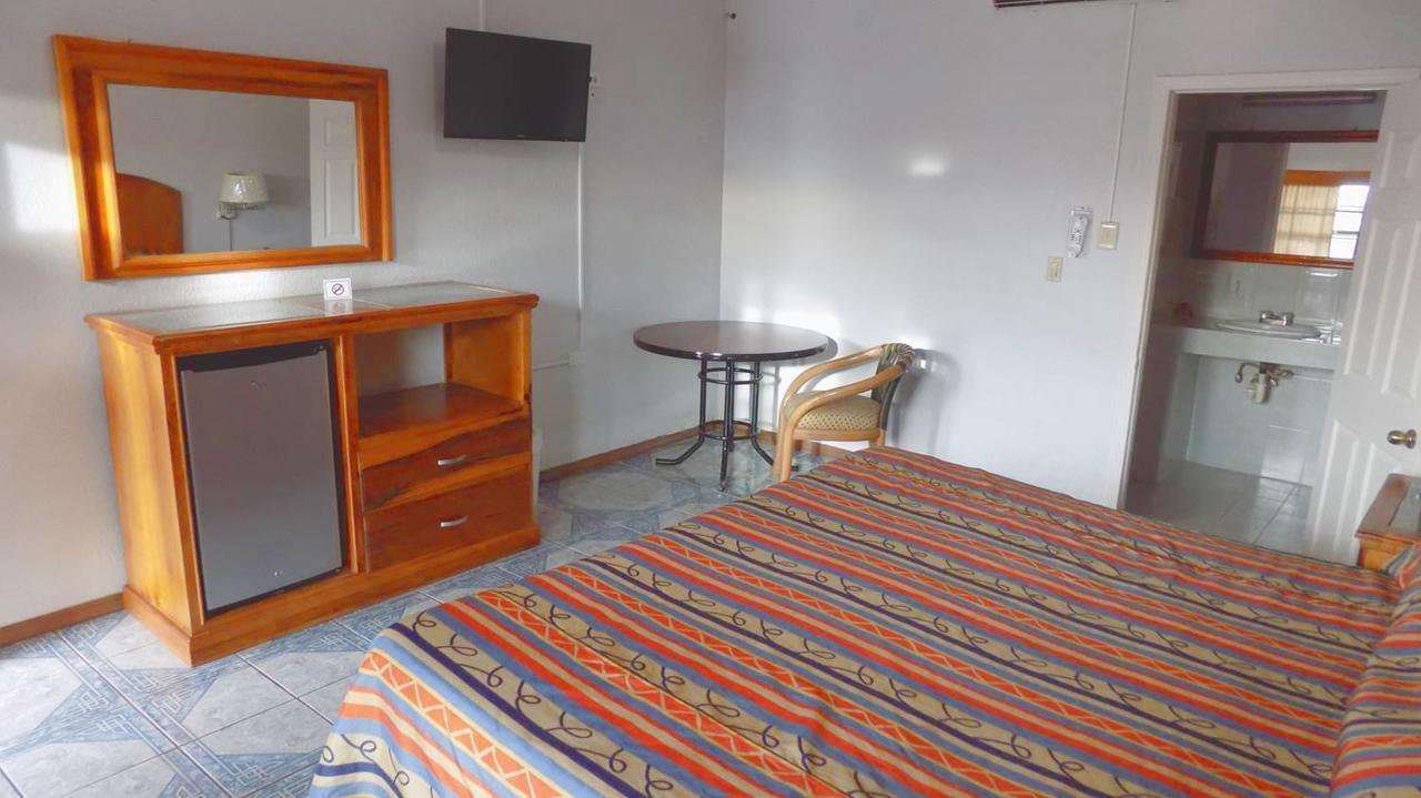 Hotel Del Camino Ciudad Cuauhtemoc  Экстерьер фото