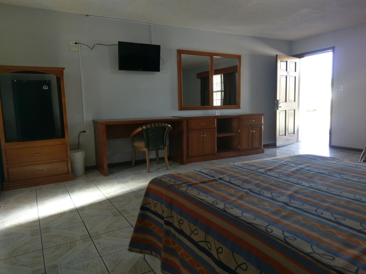 Hotel Del Camino Ciudad Cuauhtemoc  Экстерьер фото